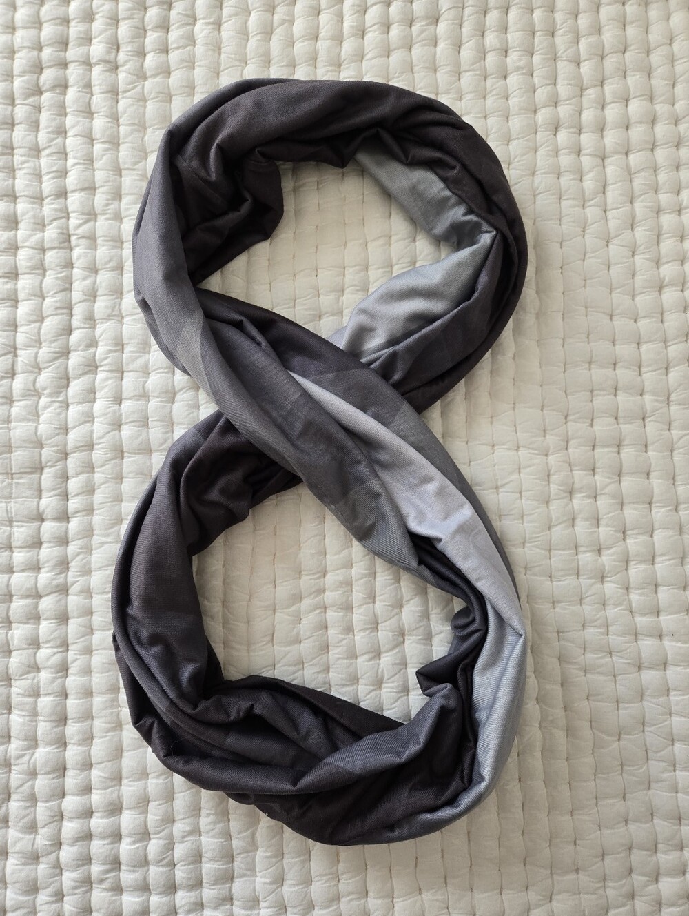 Infinity Travel Scarf With Hidden Pocket In Geometric Gradient Gray